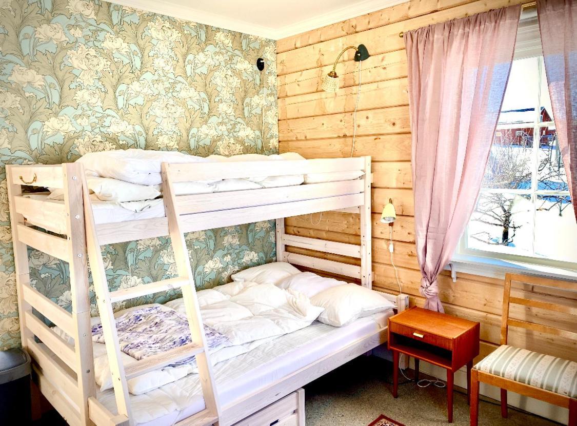 Scenic Small Guesthouse On Horse Farm By The Lake Frösö 外观 照片